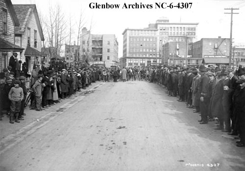 nc-6-4307 - Edmonton Journal bicycle race, Edmonton, Alberta. - Looking East on 102 Ave Towards 101 Street - 1919
