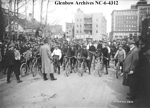 nc-6-4312 0 Edmonton Journal bicycle race, Edmonton, Alberta. - 1919